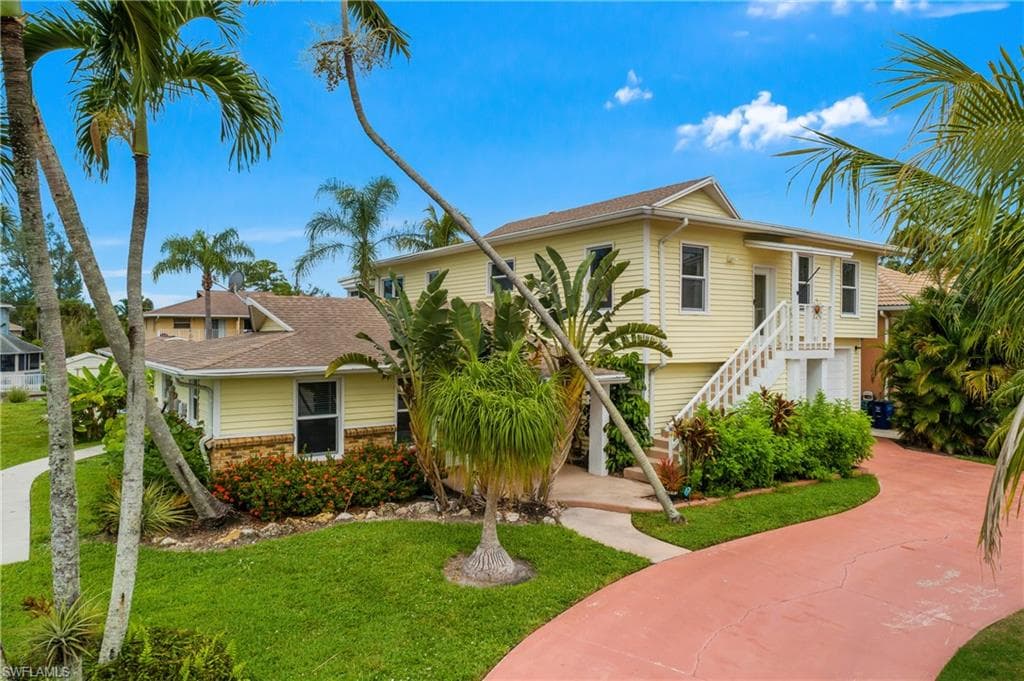 27265 High Seas LN BONITA SPRINGS, FL 34135