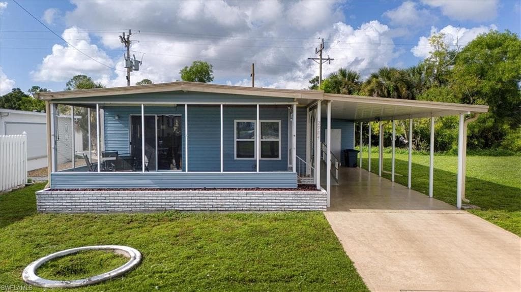 2984 Longview LN NORTH FORT MYERS, FL 33917