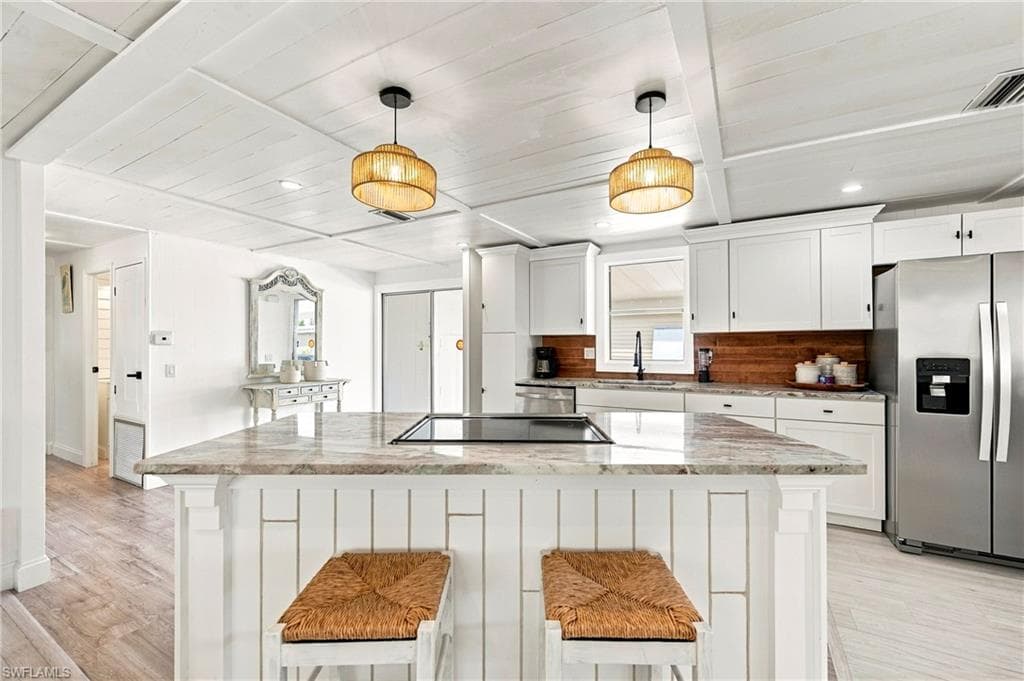 573 Hogan DR NORTH FORT MYERS, FL 33903