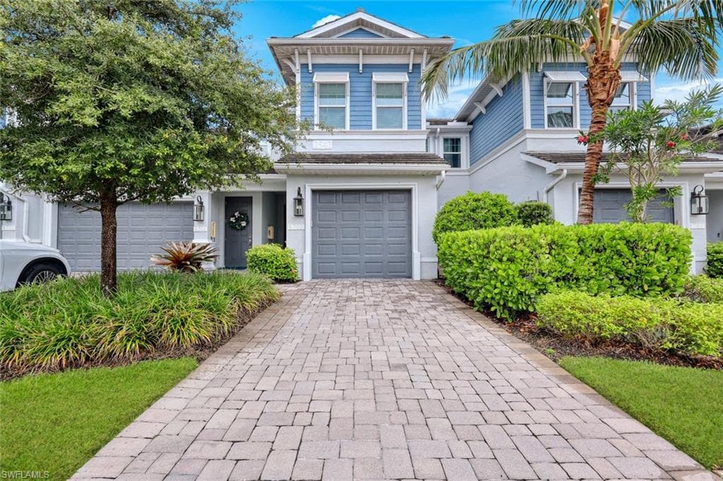 2542 Seychelles DR 702 NAPLES, FL 34112