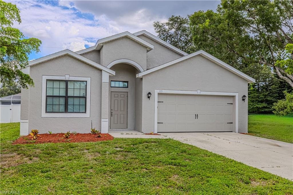 819 14th PL CAPE CORAL, FL 33991