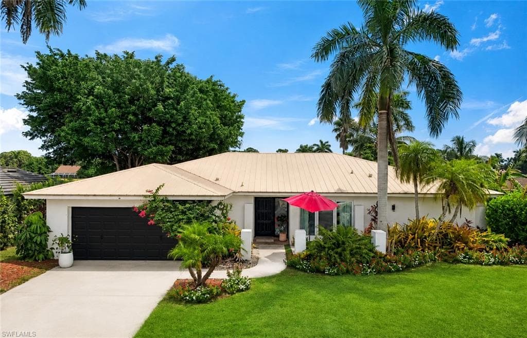 391 Torrey Pines PT NAPLES, FL 34113