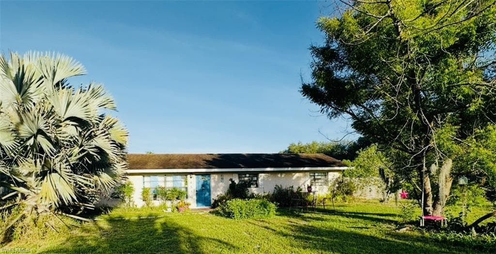 455 Trader RD FORT DENAUD, FL 33935