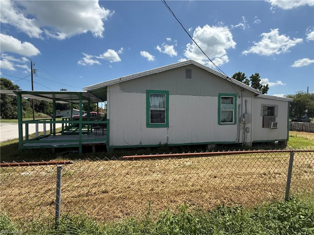 1091 Gamble ST MOORE HAVEN, FL 33471