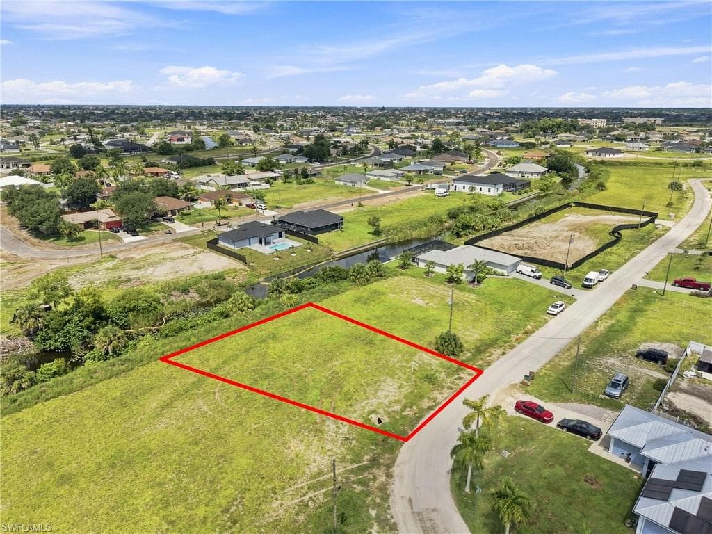 1202 NE 19th PL CAPE CORAL, FL 33909