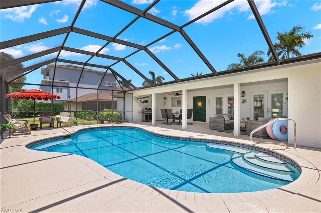 482 Tradewinds AVE NAPLES, FL 34108
