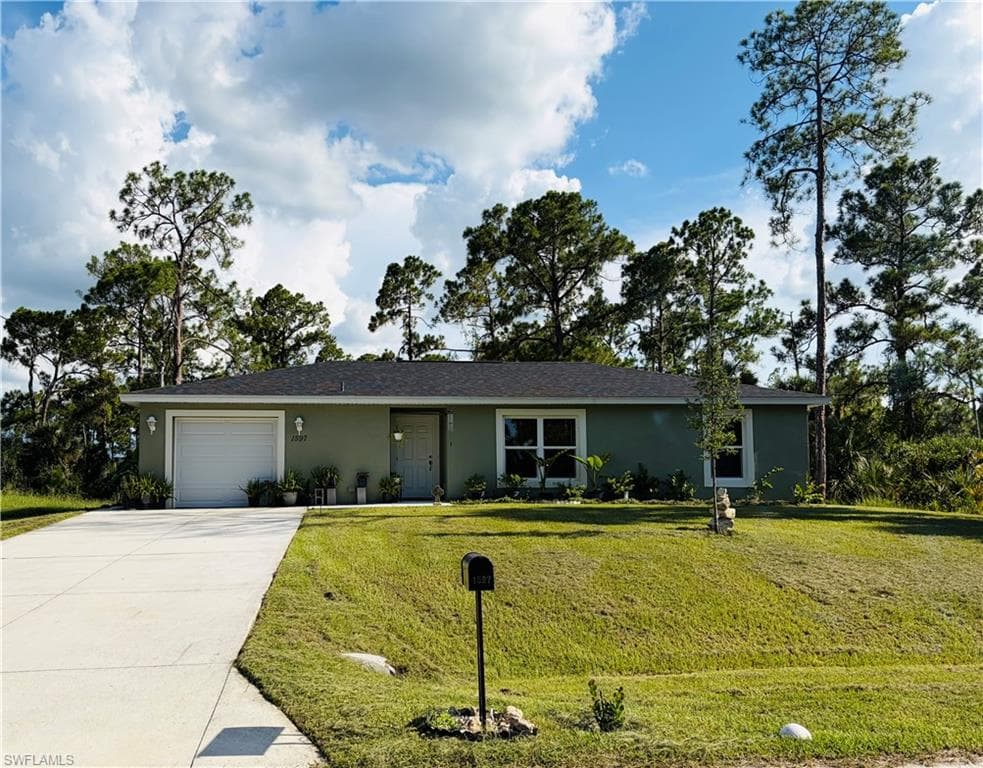 1597 Rugby LN LABELLE, FL 33935