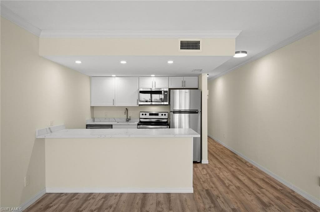 260 Southbay DR 207 NAPLES, FL 34108