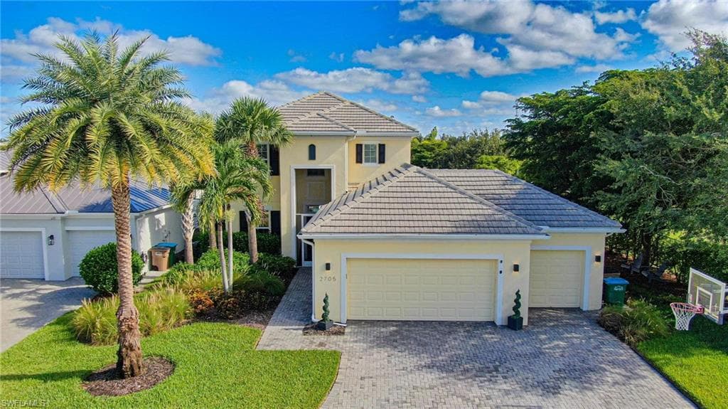 2705 Lambay CT CAPE CORAL, FL 33991