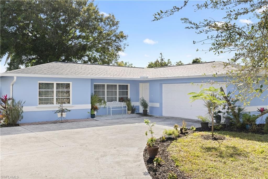 918 Cardinal ST NAPLES, FL 34104