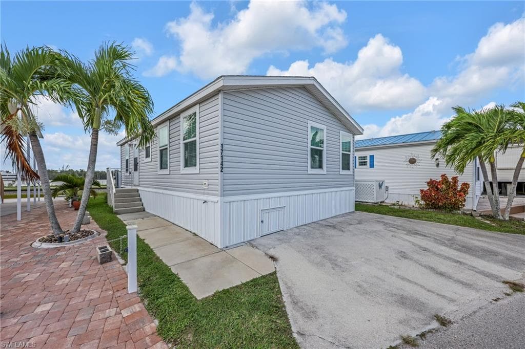 17142/17145 Casselberry LN FORT MYERS, FL 33967