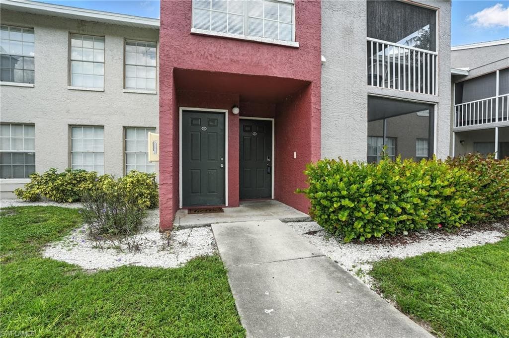 201 Santa Clara DR 5 NAPLES, FL 34104