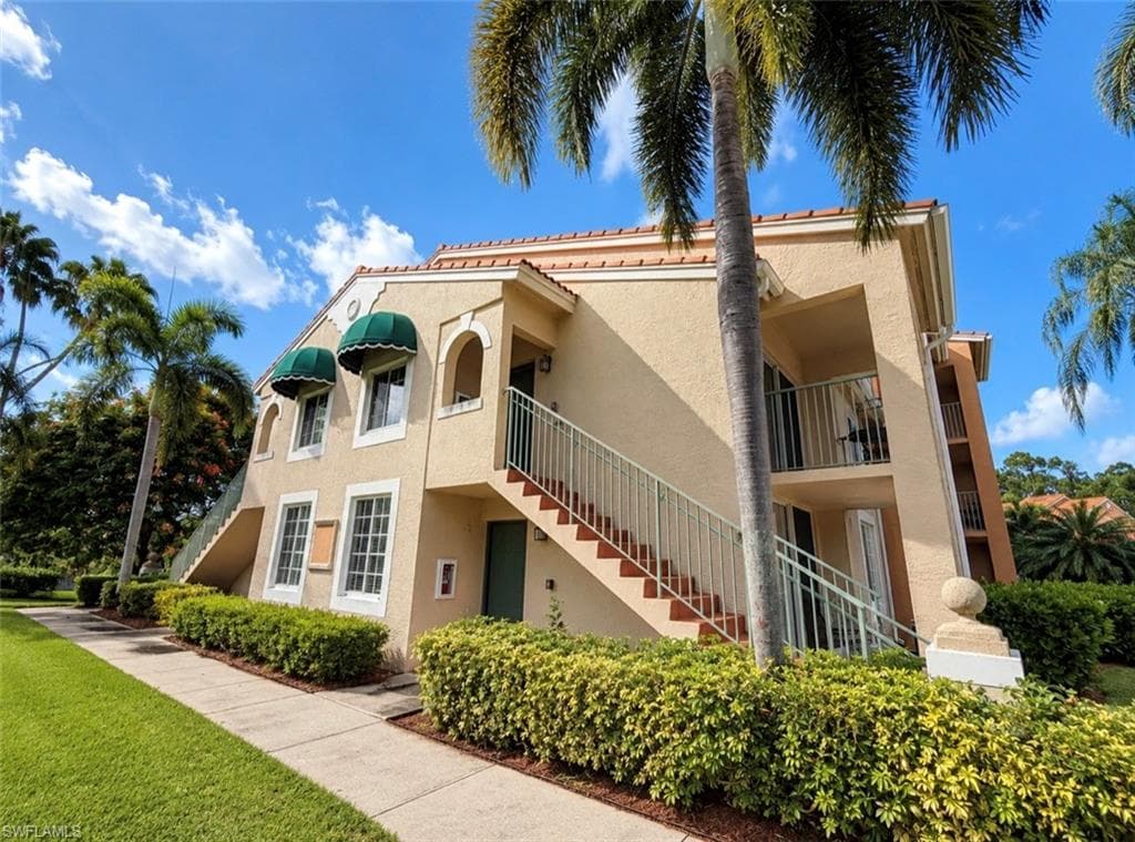1265 Wildwood Lakes BLVD 201 NAPLES, FL 34104