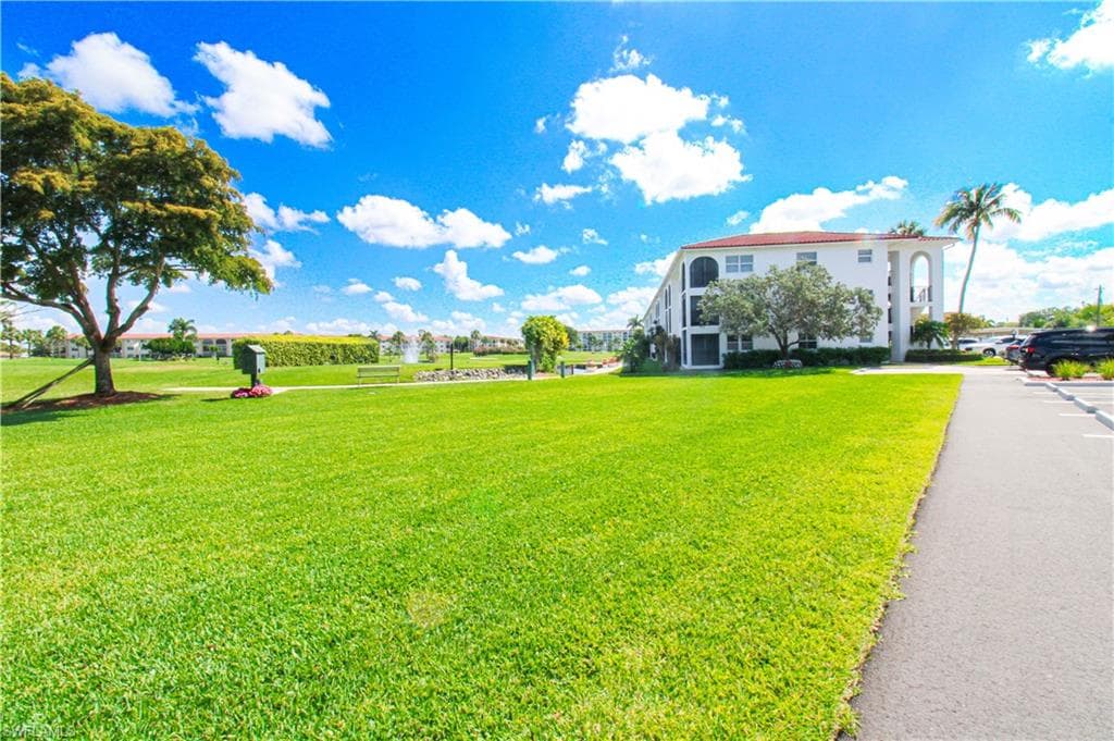 41 High Point CIR S 303 NAPLES, FL 34103