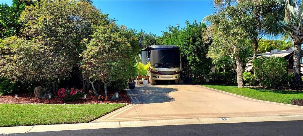 Lot32 3001 W Riverbend Resort BLVD LABELLE, FL 33935