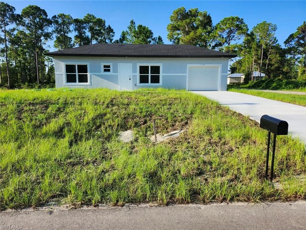 1104 Capri ST E LEHIGH ACRES, FL 33974