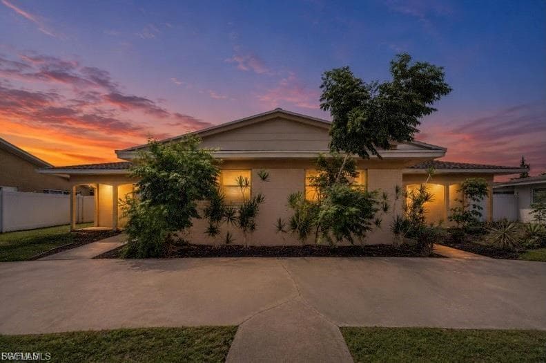1306 SE 40th TER CAPE CORAL, FL 33904