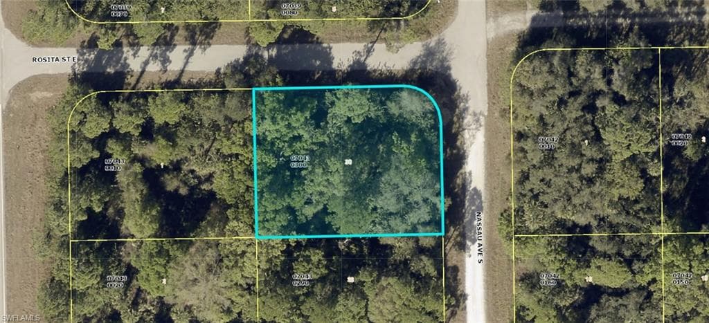 156 Nassau AVE LEHIGH ACRES, FL 33974