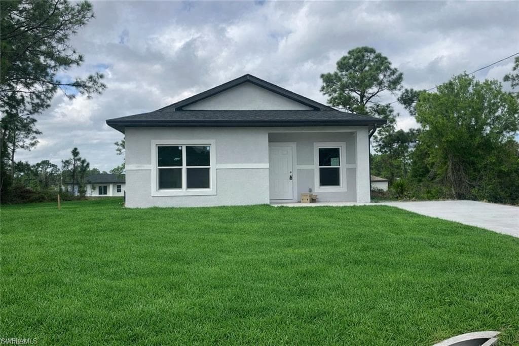 4214 E 30th ST ALVA, FL 33920