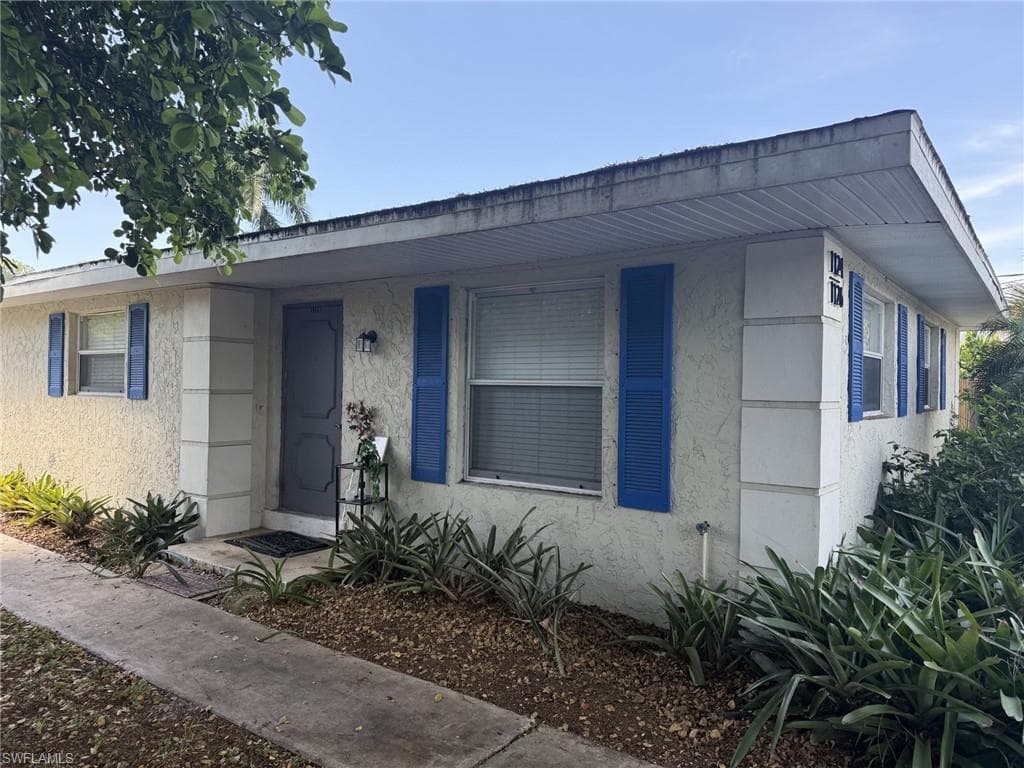 1124 Highlands DR NAPLES, FL 34103