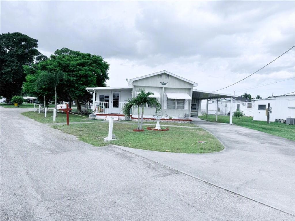 123 Flame LN NORTH FORT MYERS, FL 33917