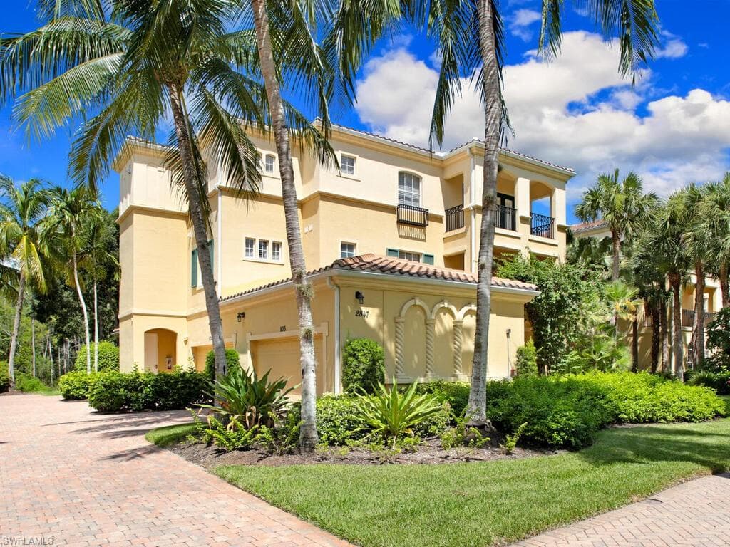 2847 Tiburon BLVD E 8-101 NAPLES, FL 34109