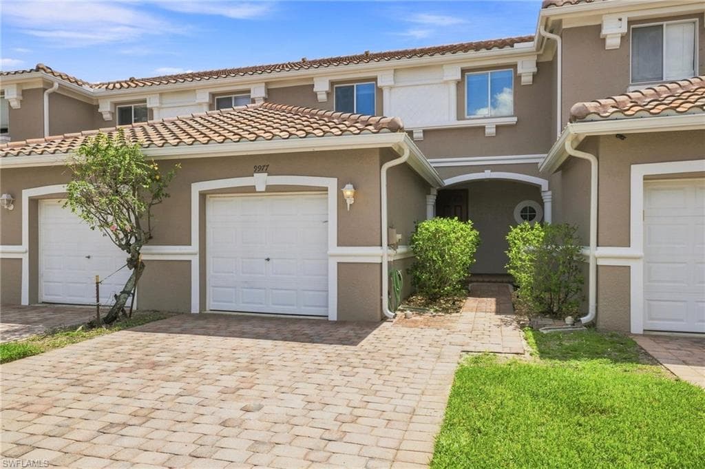9977 Chiana CIR FORT MYERS, FL 33905