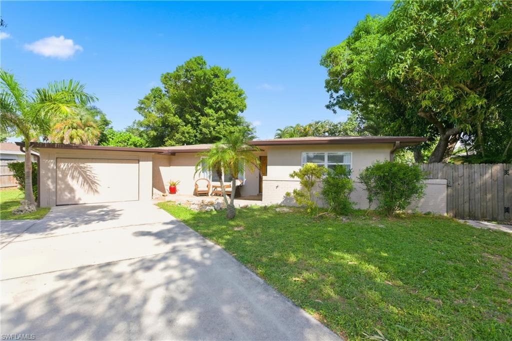 1259 Stadler DR FORT MYERS, FL 33901
