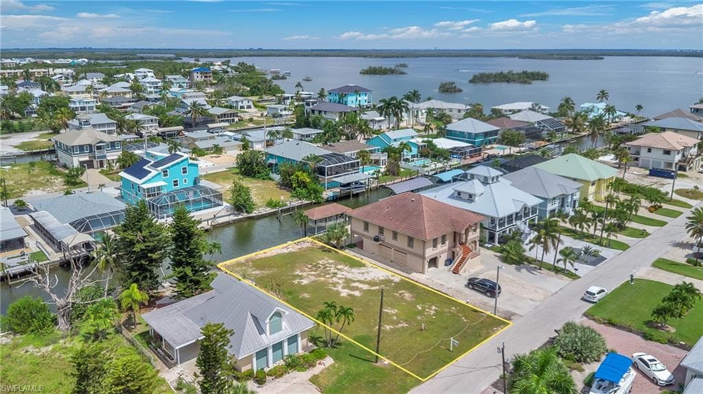 185 Egret ST FORT MYERS BEACH, FL 33931