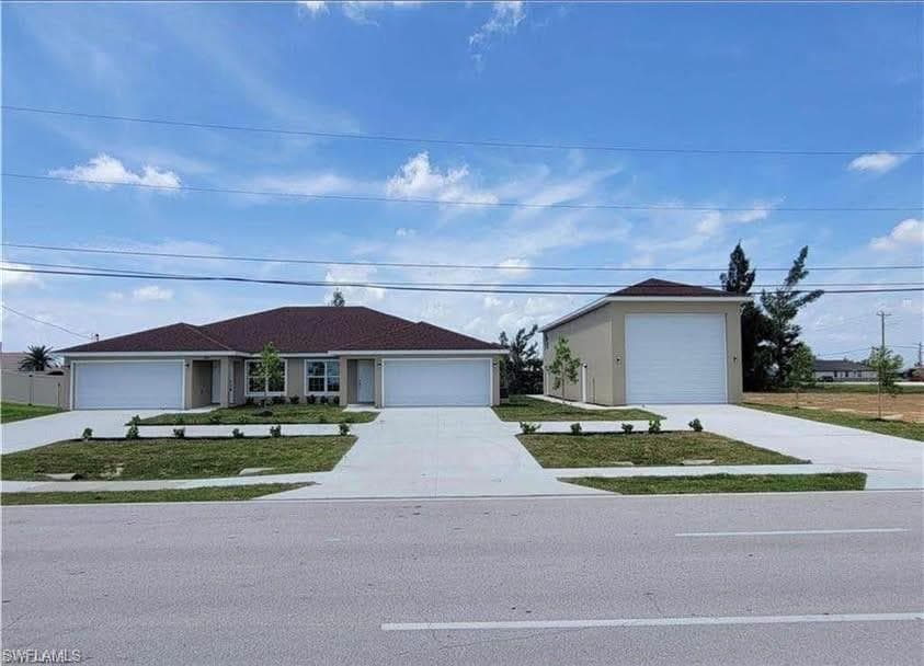1609 Savona PKWY W CAPE CORAL, FL 33914