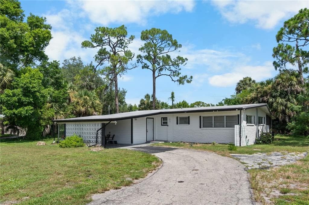 340 Timbruce LN NW PORT CHARLOTTE, FL 33952