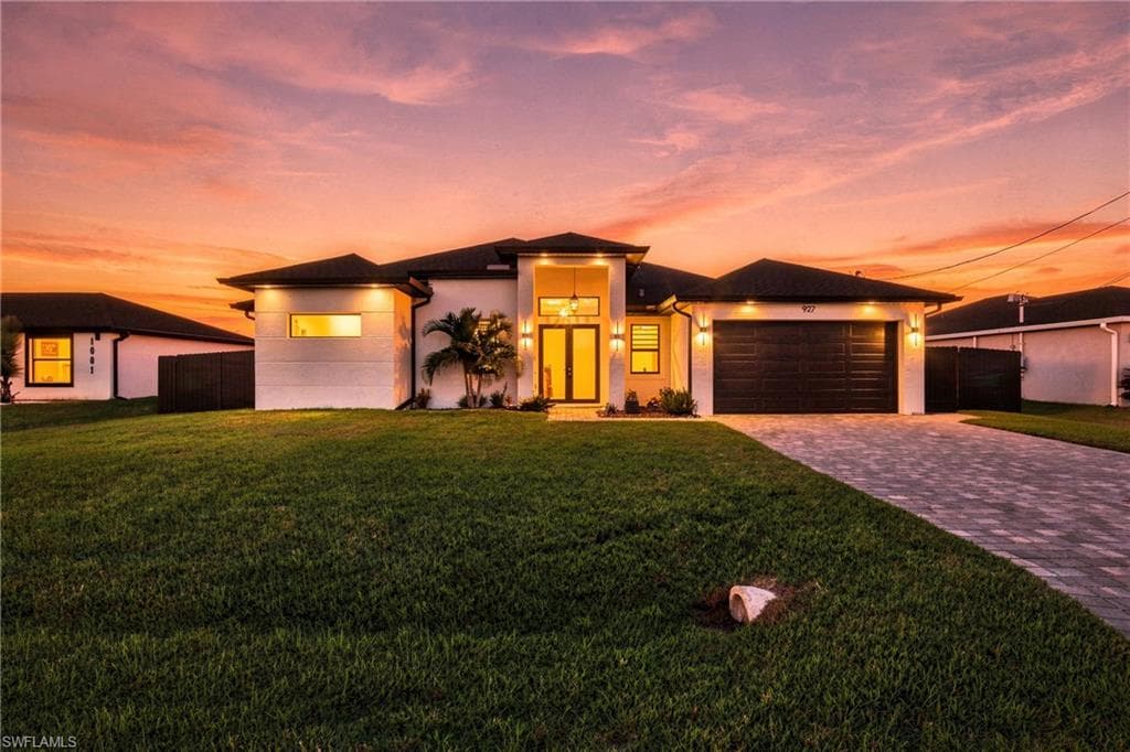 927 NE 13th PL CAPE CORAL, FL 33909
