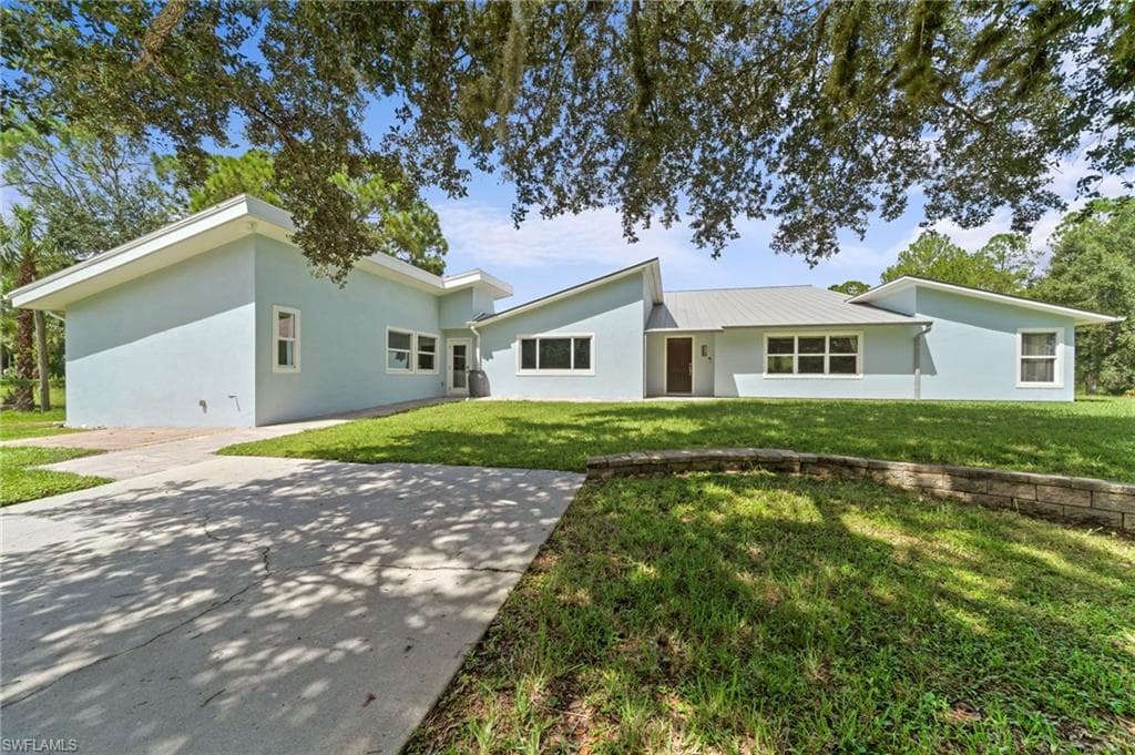 681 15th ST SW NAPLES, FL 34117