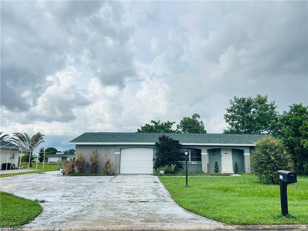 1543 Medford PL LEHIGH ACRES, FL 33936