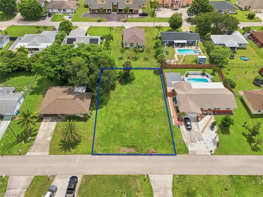 1221 SE 23rd AVE CAPE CORAL, FL 33990