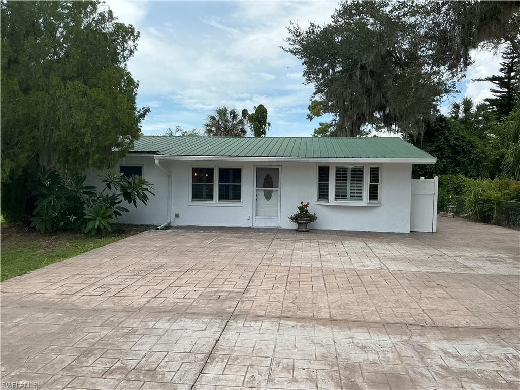 20710 Sandy LN ESTERO, FL 33928