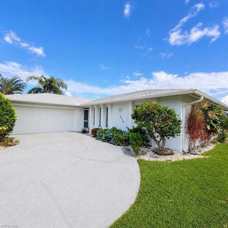 1429 SE 31st TER CAPE CORAL, FL 33904