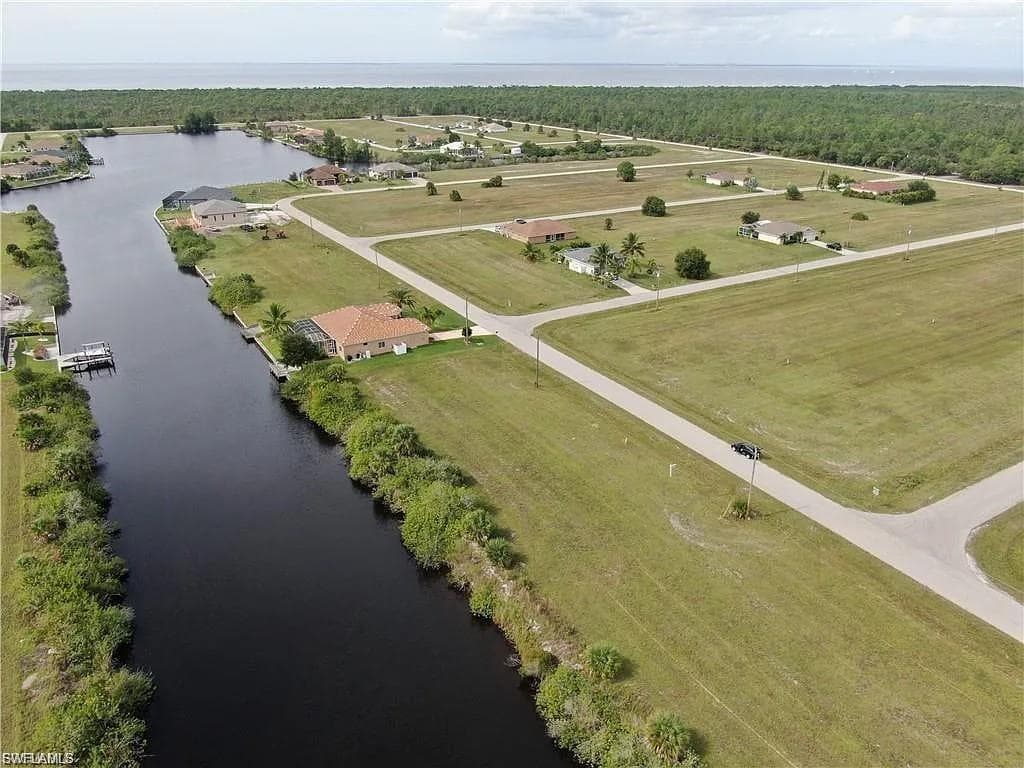 821 NW 33rd PL CAPE CORAL, FL 33993