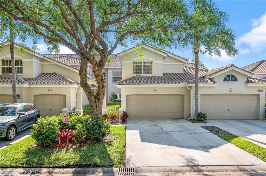 6855 Satinleaf RD S 103 NAPLES, FL 34109