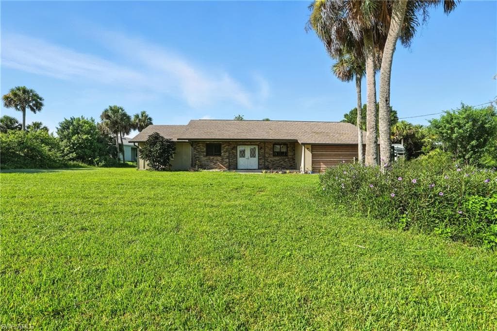 5006 Pike LN LABELLE, FL 33935