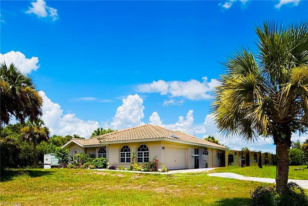 333 37th AVE NW NAPLES, FL 34120
