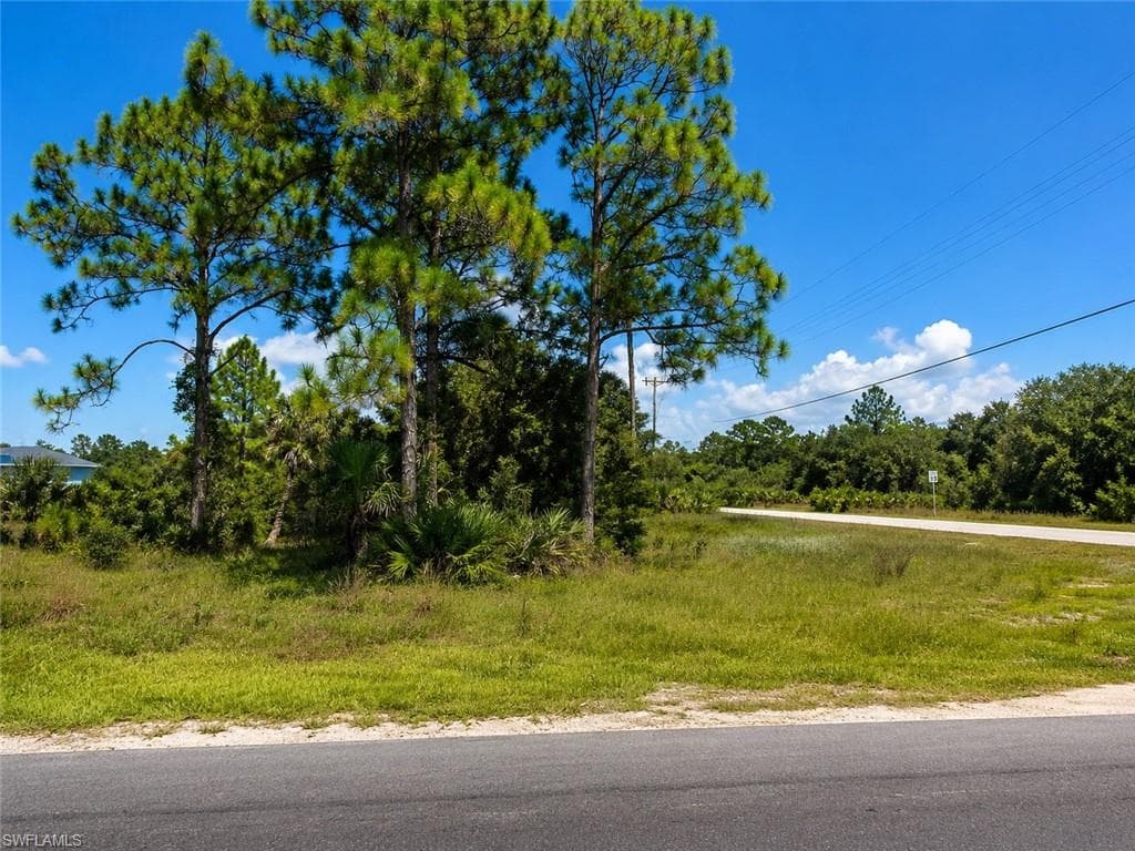 600 E Moore AVE LEHIGH ACRES, FL 33972
