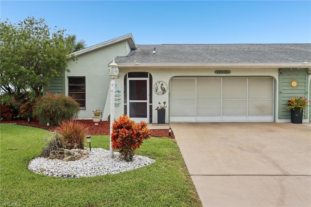 19906 Lake Vista CIR LEHIGH ACRES, FL 33936