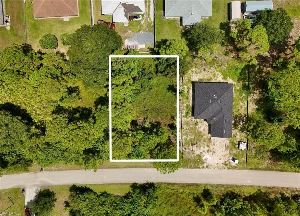523 Summit AVE S LEHIGH ACRES, FL 33974