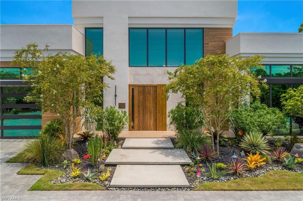 6616 Trail BLVD NAPLES, FL 34108