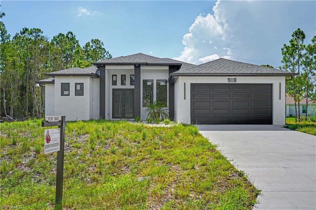 918 Hooper AVE LEHIGH ACRES, FL 33974