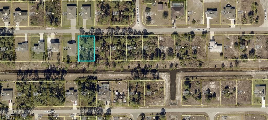 724 Foxtail ST E LEHIGH ACRES, FL 33974