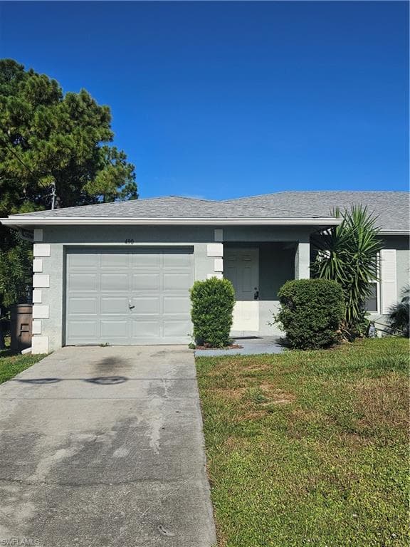 490 Bell BLVD S LEHIGH ACRES, FL 33974