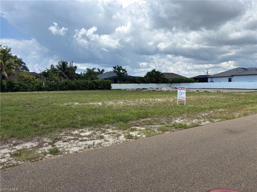 3729 SW 2nd ST CAPE CORAL, FL 33991