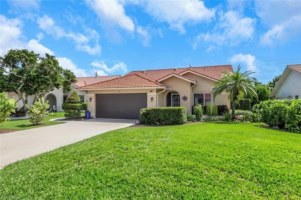 437 Fox Den CIR NAPLES, FL 34104